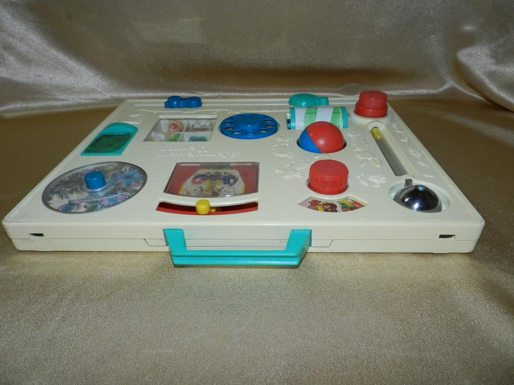 ИГРА Настольная "АКТИВНЫЙ ЦЕНТР". Раз.- 38см.*32см.* 5см. Игрушка СССР 1980г.г.