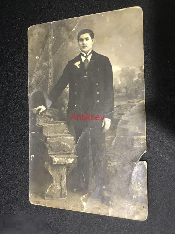 Фотография открытка Портрет Мужчины в костюме 