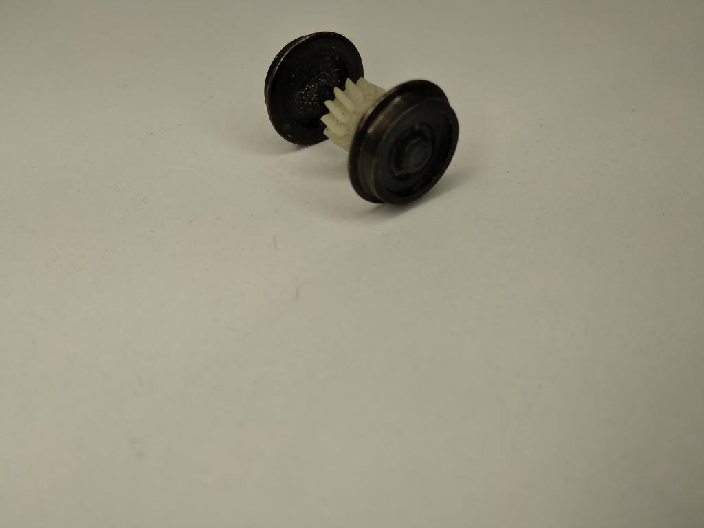 16мм.(HO) Колесная пара локомотива,диаметр 11мм.