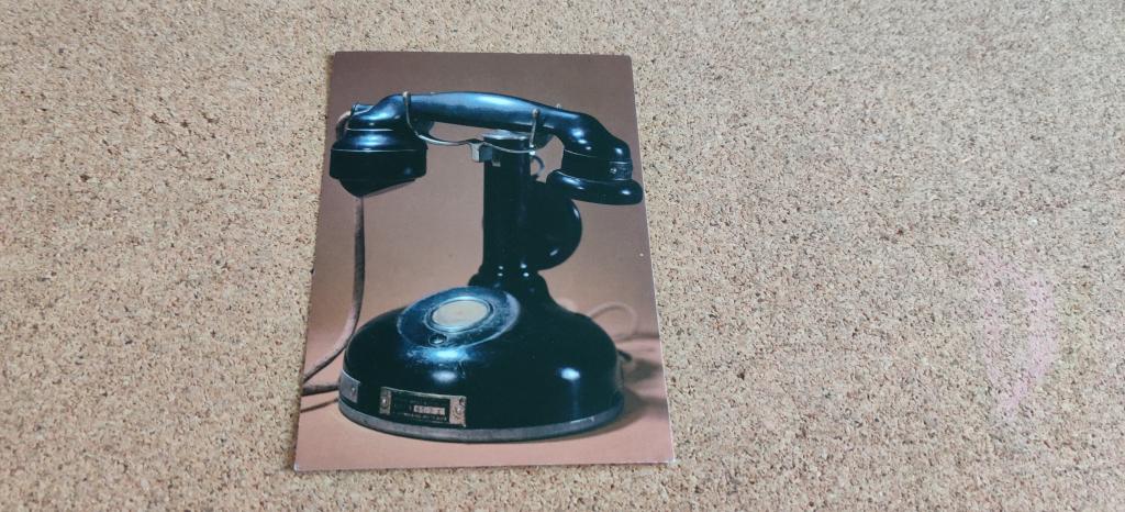 Иностранная открытка история техники телефон, чистая