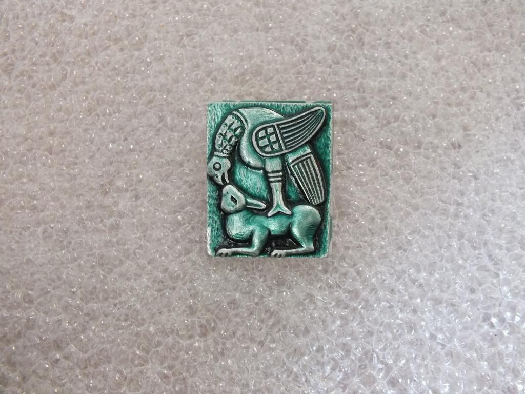 Коллекция значок Птица заец ЯЬ 32  Более 40000 шт