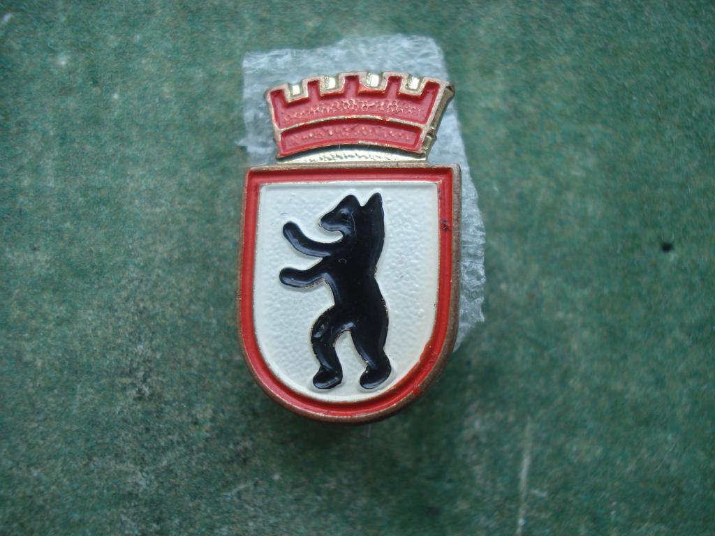 Герб Берлина - ГДР. Утверждён в 1954 году. Тяжелый.