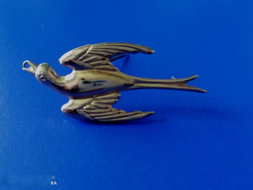 Брошь от Coro? Ласточка 