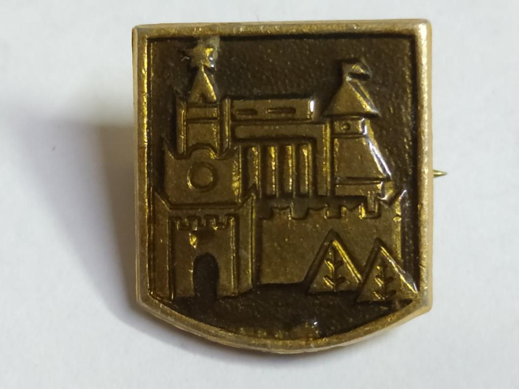 Коллекция знак значок   Геральдика Башня Г 19 Более 20000шт