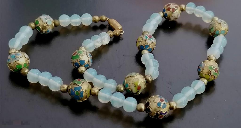 Клуазоне с опалитами колье