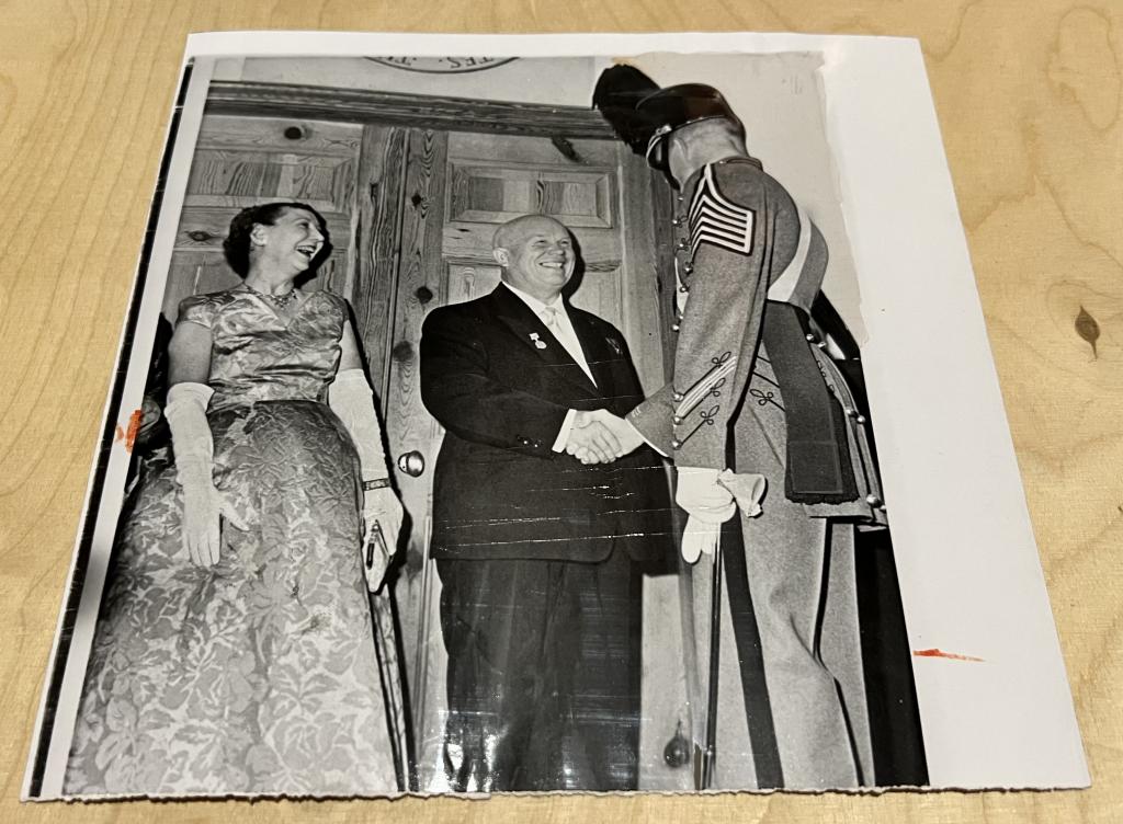 Пресс-Фото Хрущёв и миссис Эйзенхауер Белый Дом 1959