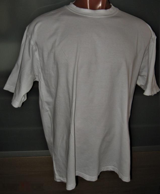 ФУТБОЛКА МУЖСКАЯ БЕЛАЯ  100%КОТТОН НА 52(XL)   AUTHENTIC 