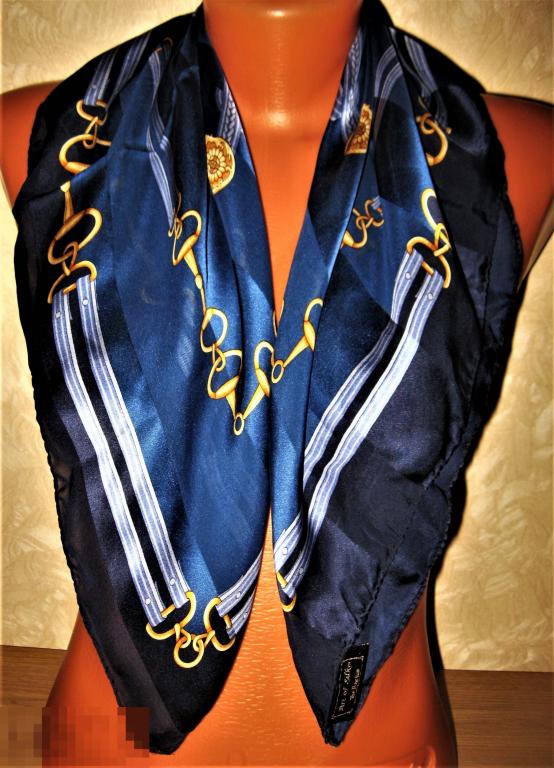 ПЛАТОК 100% ШЁЛК  68*65 MADE IN ITALY ART OF SILK    (АРТ1) 