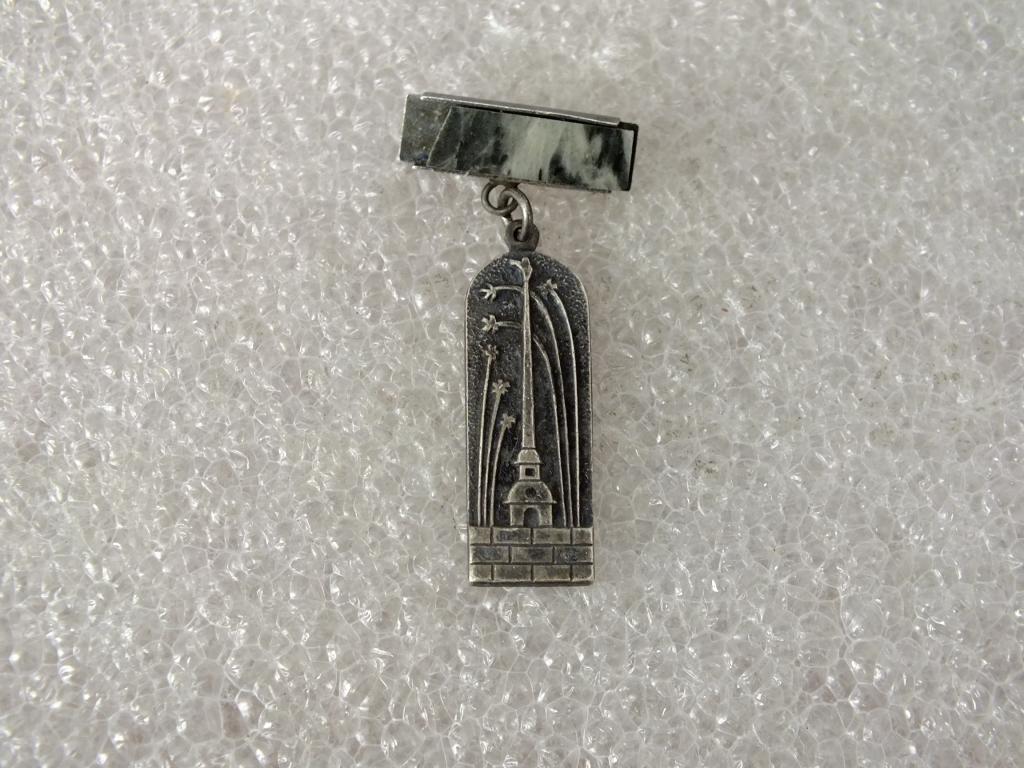 Коллекция значок Салют камень Ленинград ЯЬ 79 Более 40000 ШТ