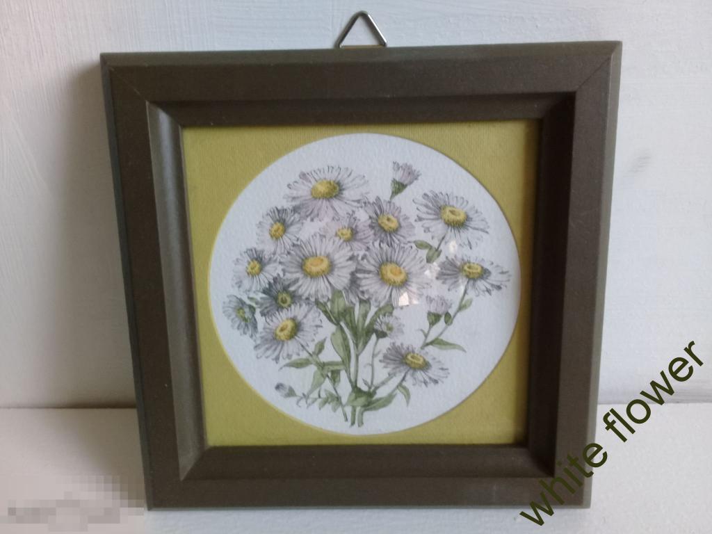 КАРТИНА  АКВАРЕЛЬ " ХРИЗАНТЕМЫ" В РАМЕ  178 х 178 ММ