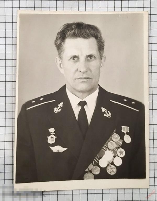 Фотография военнослужащий мичман моряк, награды медали КЧФ За отвагу. классность погоны #49* 