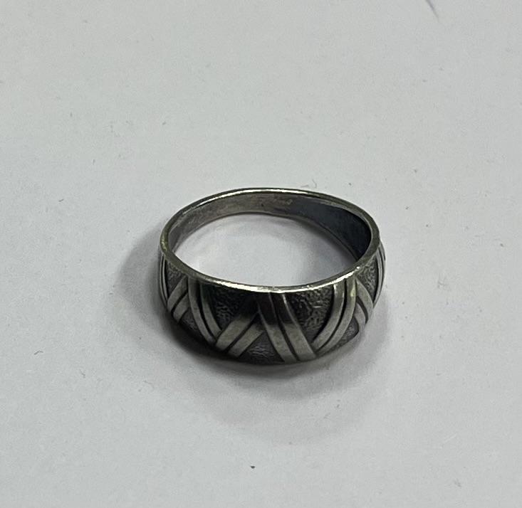 Кольцо серебро 925 пр вес 2,63 гр