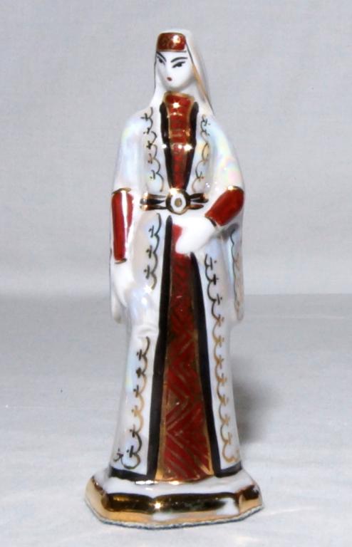 ШАХМАТЫ   Кисловодск фарфор    фигурка "КОРОЛЕВА / ФЕРЗЬ"   СССР  ВИНТАЖ   ( К18/30 )