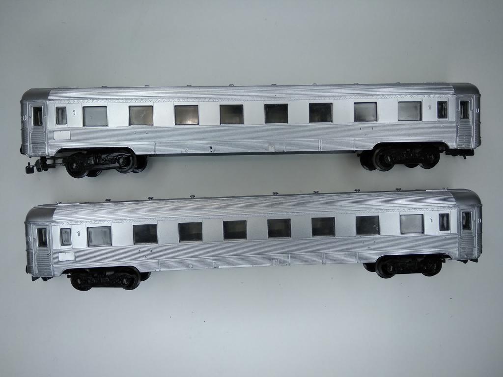 16мм (HO) 2 пассажирских вагона SNCF,Piko