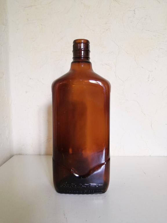 Бутылка  коричневое стекло прямоугольная