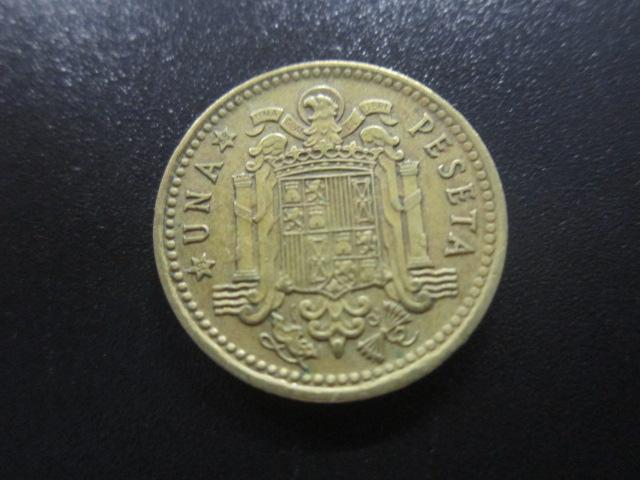 ИСПАНИЯ 1 ПЕСЕТА 1966 (в звезде 68 )