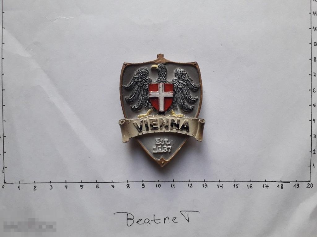 Сувенирный магнит Вена, Герб (полистоун) 