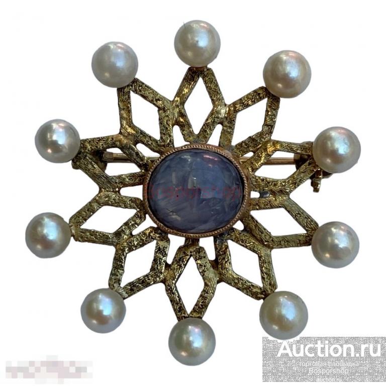 Золотая брошь с сапфиром и жемчугом, 3.6 карат, 1970-1980 гг., СССР 