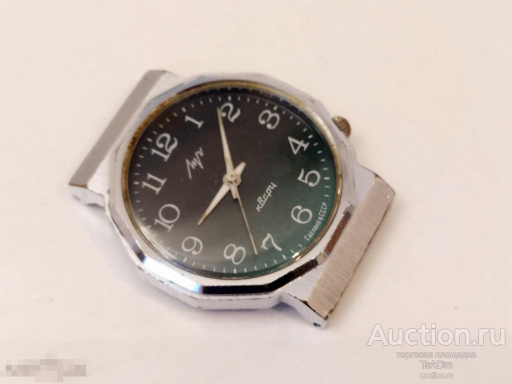 часы наручные кварцевые Луч кварц 2356 зелёный циферблат Сделано в СССР на ходу 