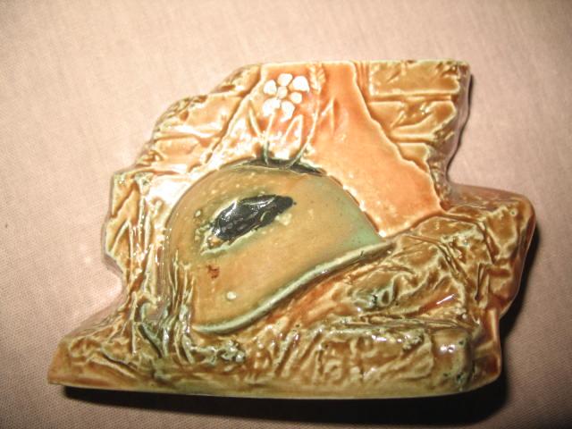 Советский военный сувенир Сталинградская битва. Пробитая каска. Керамика. Отличное состояние.