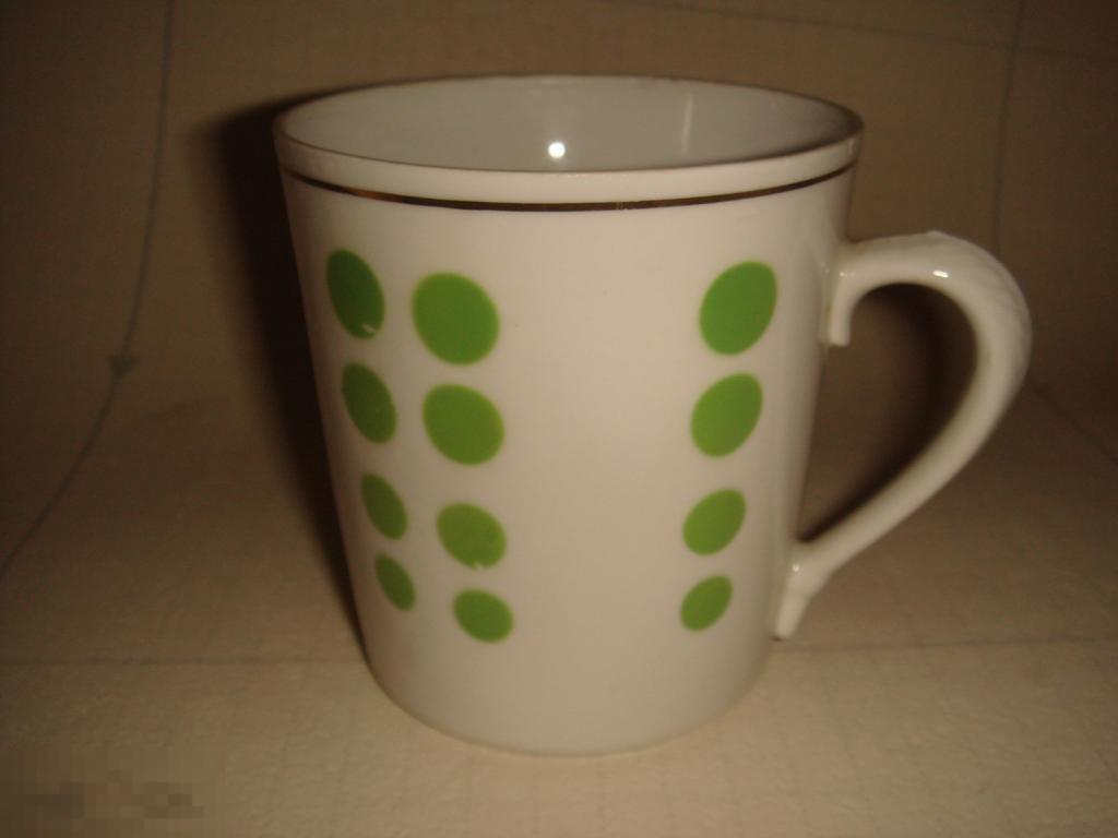 Кружка из СССР.(зелёный горох).(пос.17). 