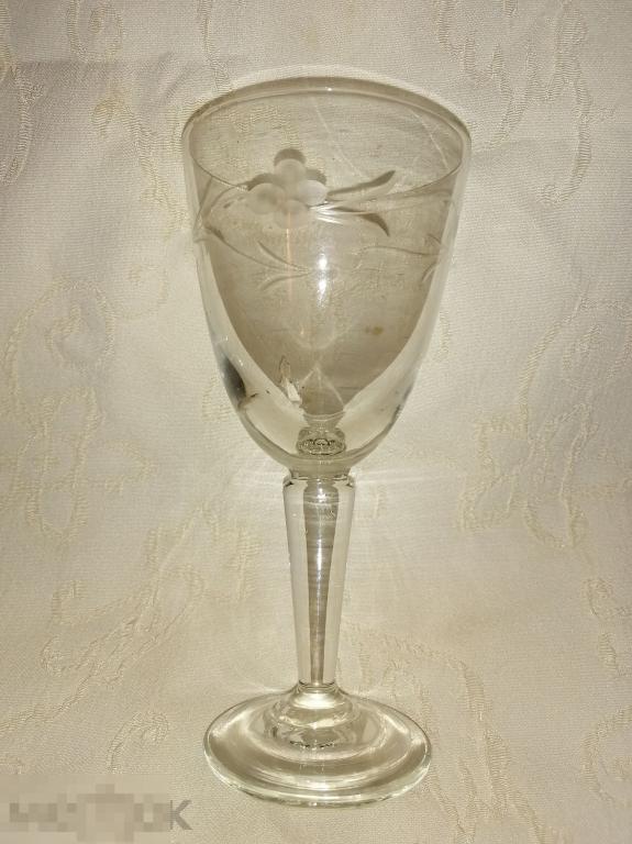 Бокал.Старинное стекло.Ручная гравировка. 