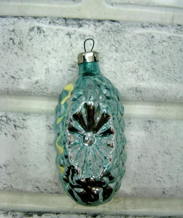 Ёлочная игрушка зелёная светится СССР