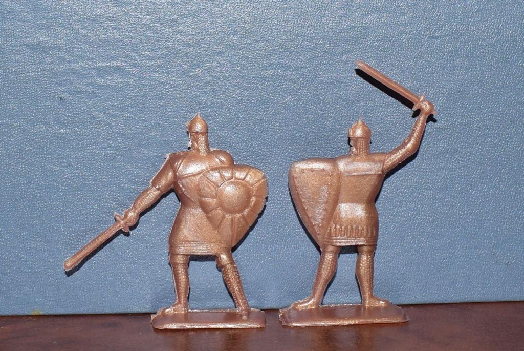 Солдатики СССР -  Ледовое побоище богатыри латники коричневые пара мечников поштучно!!!