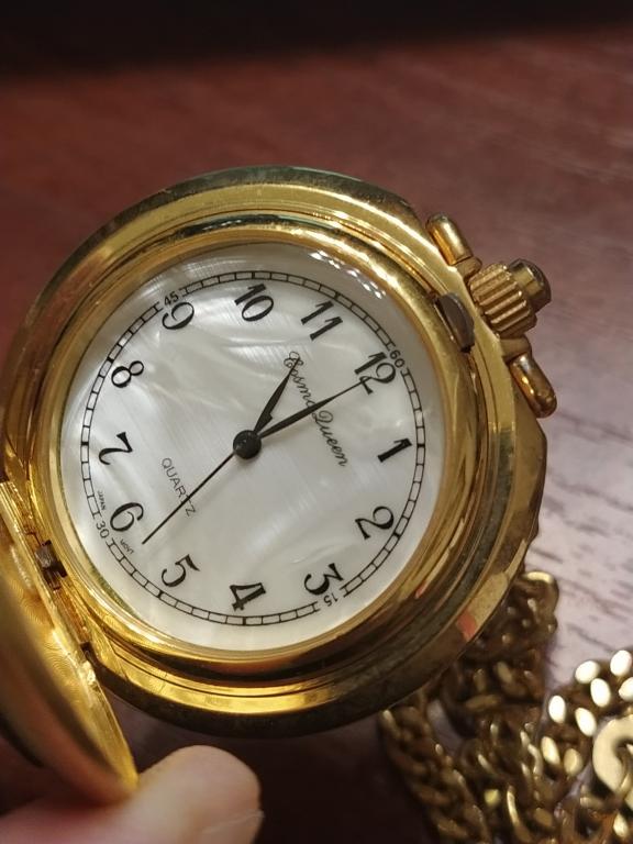 Редкие карманные кварцевые часы  в рабочем состоянии точный ход Япония.