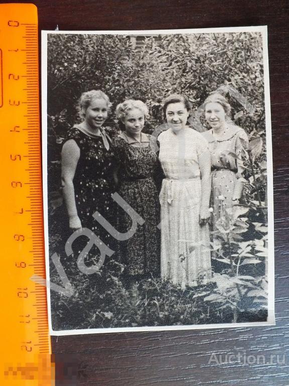 Женщины платья мода лето СССР 1950-е годы 