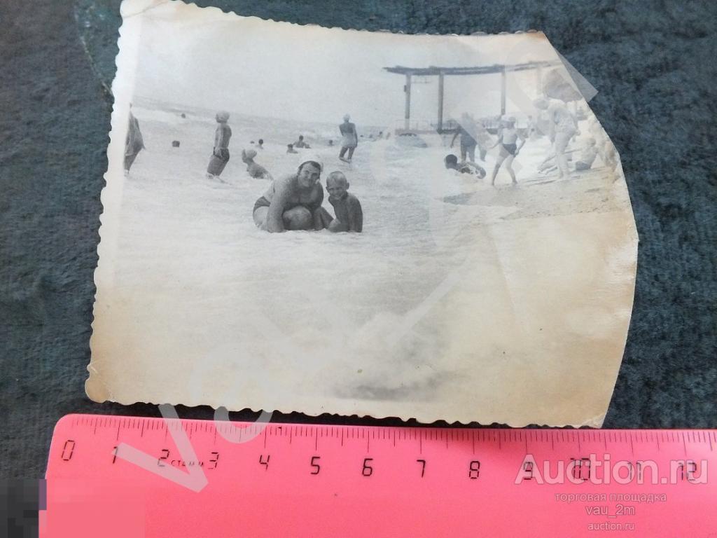 Девушка женщина с сыном море купание пляж Сочи. и1 