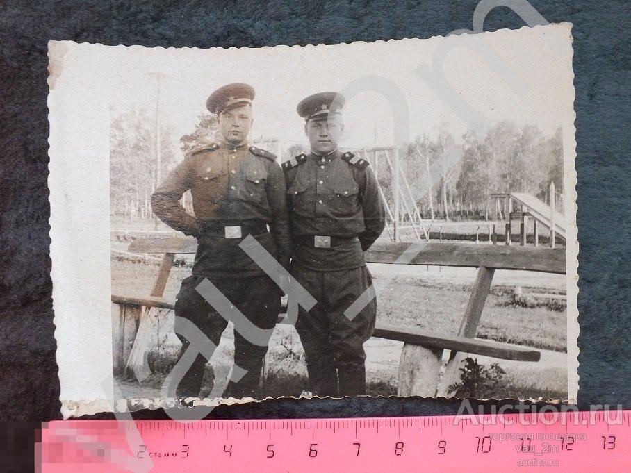 Два бойца товарищи однополчане сослуживцы танкисты. СССР, Чебаркуль, 1954 год. И 