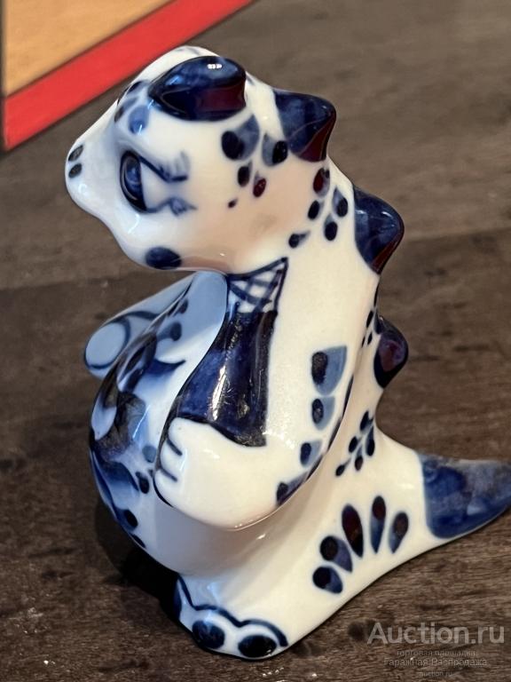 Гжель статуэтка Дракон с бутылкой Высота 9 см