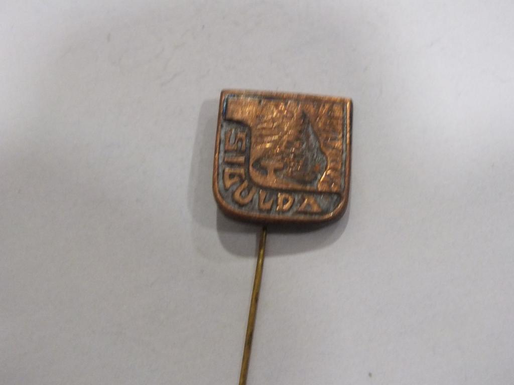 Коллекция знак значок  геральдика и другие Иностранный Игла Г 69 Более 20000 шт