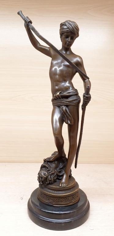 Давид, повергший Голиафа 863 Ангел. Бронза. Юноша.