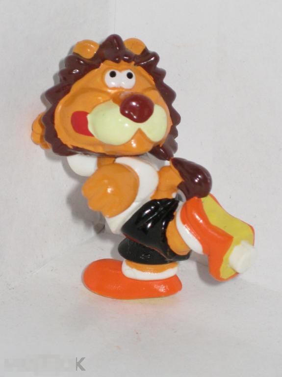 Киндер сюрприз Футболисты-1 2006 Лев S-46 без подставки 