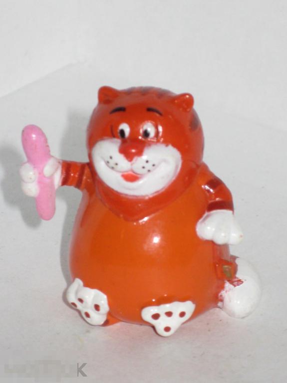 Ландрин Возвращение блудного попугая 2003 Кот с сосиской без банки 