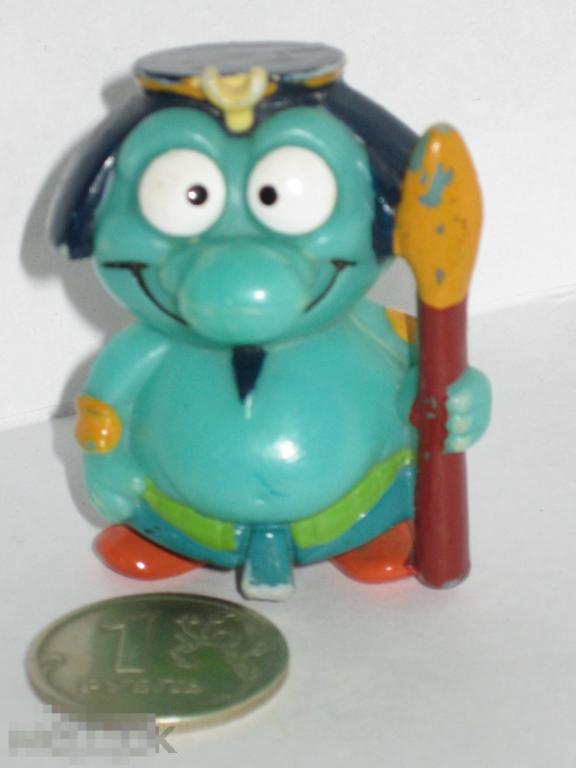 не Киндер сюрприз Туземец с копьем 