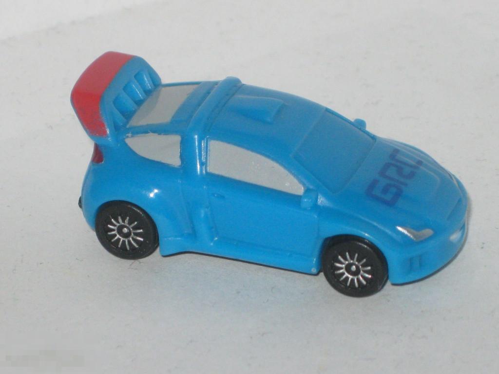 Киндер сюрприз Тачки-2 2011 автомобиль Raoul Ligerrô UN 281 (д) без наклеек 