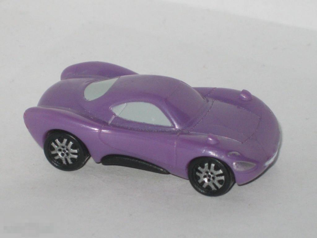 Киндер сюрприз Тачки-2 2011 автомобиль Holly Shitwell UN284 без неклеек 