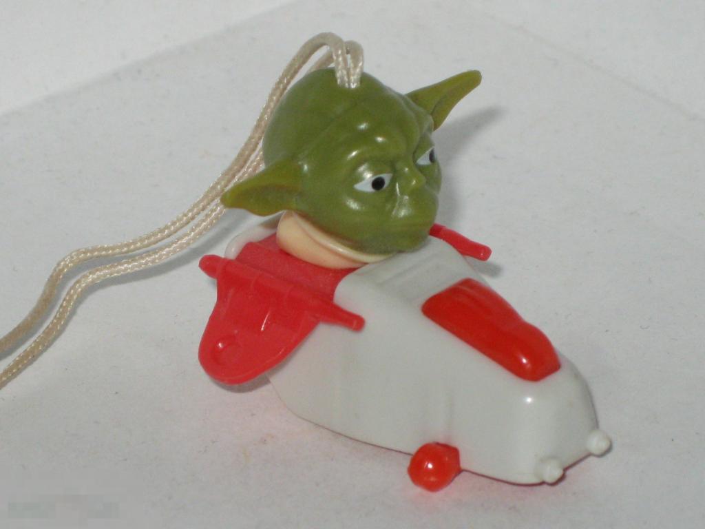 Киндер сюрприз Звёздные войны 2016 Yoda FS325 