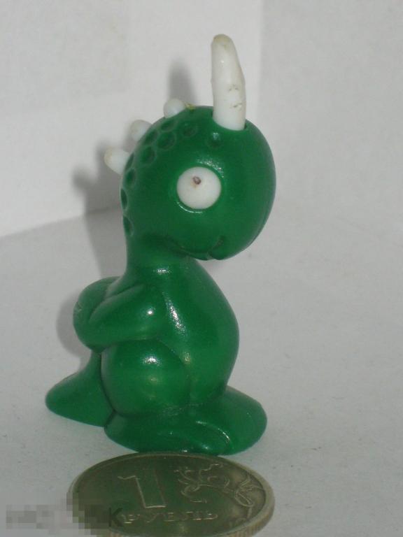 не Киндер Динозавр -единорог 