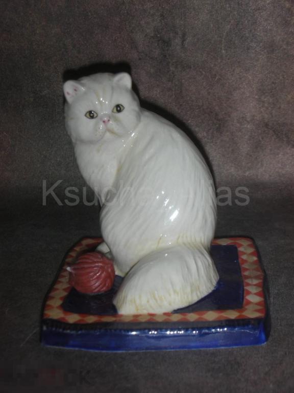 Белая персидская кошка   Англия  Royal Doulton 