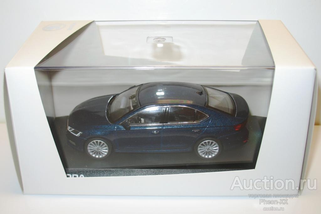 1/43 Skoda Octavia A8 lava blue (Norev)