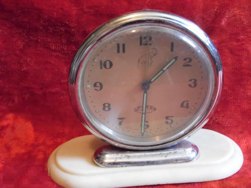 будильник механический дружба рабочий производство ссср.