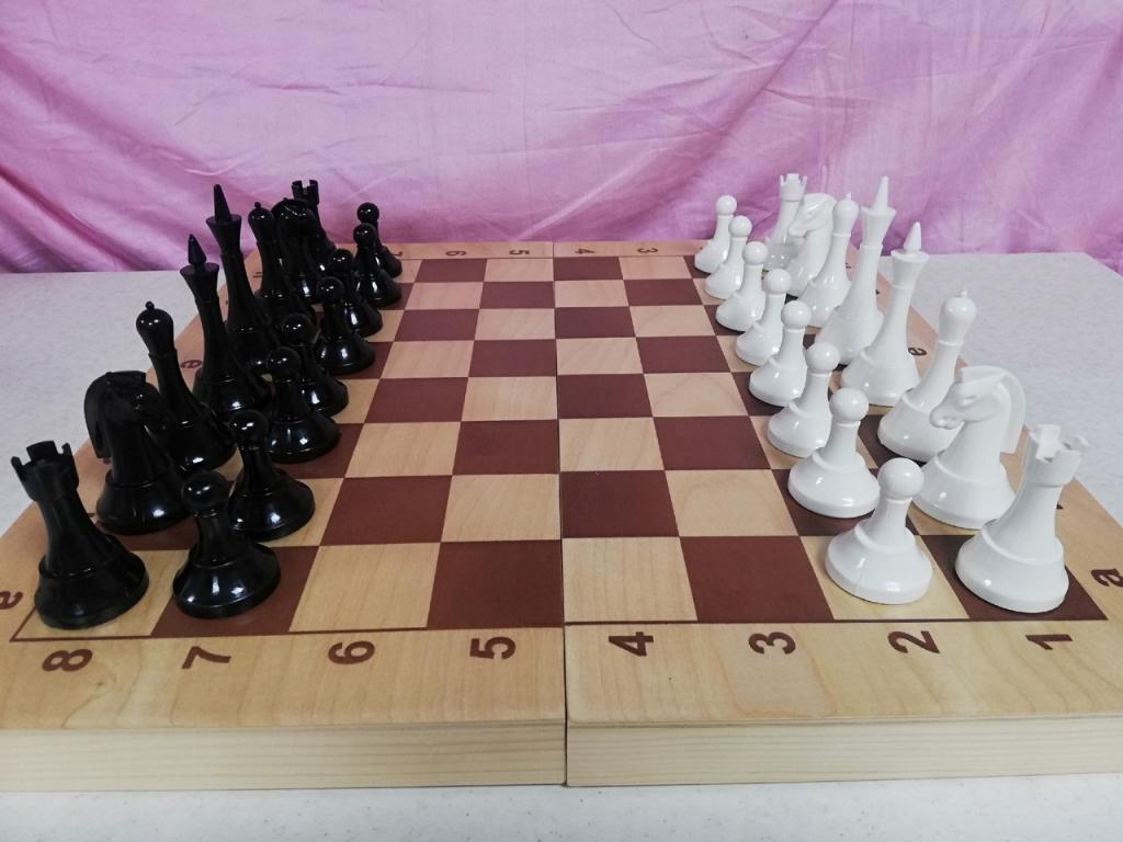 ШАХМАТЫ СССР ТУРНИРНЫЕ ПЛАСТИК? БАКЕЛИТ ? БОЛЬШИЕ ФИГУРЫ В УПАКОВКЕ ! НОВАЯ ДОСКА 43 СМ
