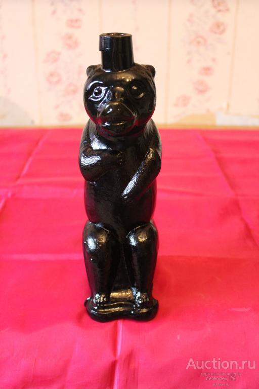 Бутылка старинная , водочная  " Медведь "  Отличное состояние !