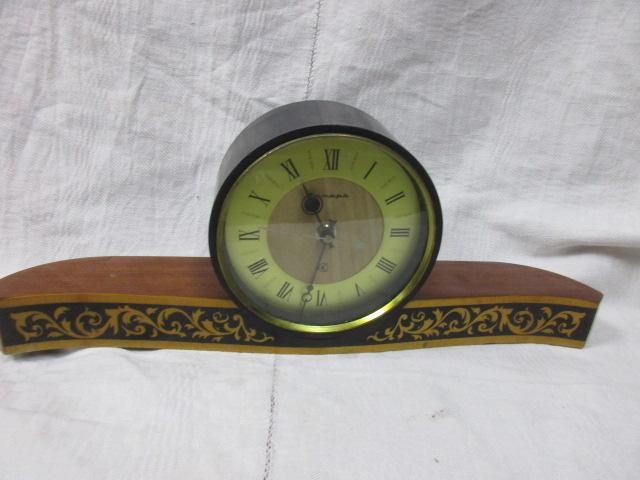 ЧАСЫ НАСТОЛЬНЫЕ ЯНТАРЬ. ВИНТАЖ.        84.    СК