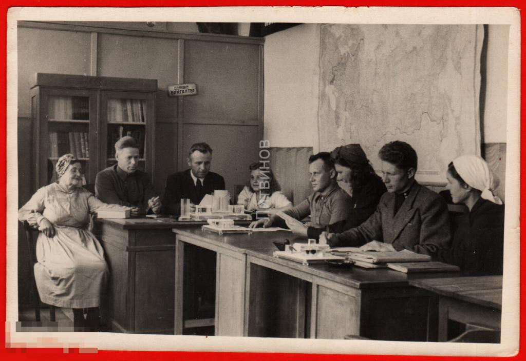106904 Заседание культ совета Артель Соцохрана город Армавир мужчина женщина фотография 1951 