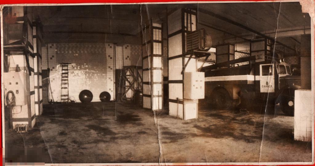 107208 Пожарное звено завода пожарная машина Сальск пожарники пожар фотография 